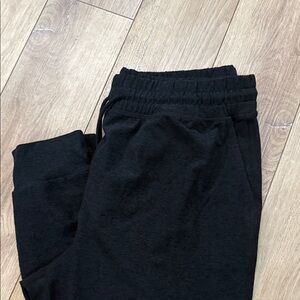 NWOT! Beyond Yoga Women’s Spacedye Commuter Midi Jogger
